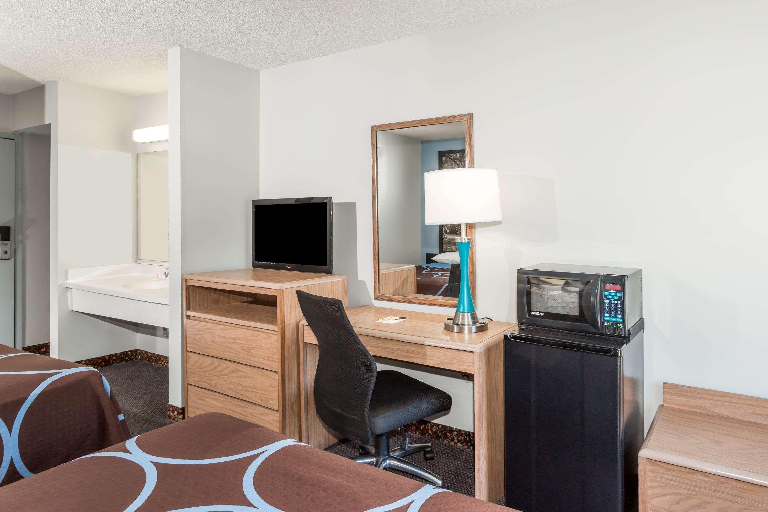 Super 8 By Wyndham Valdosta Ga I-75 Hotel Kültér fotó